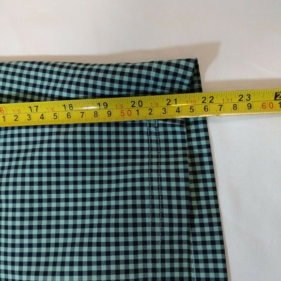 Under Armor Size 40 Green Chequered Shorts - Picture 8 of 9